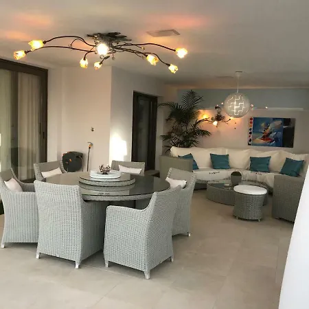 Апартаменты Luxe In De Cortesin D38 *