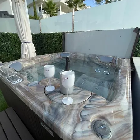 Luxe In De Cortesin D38 Apartmán